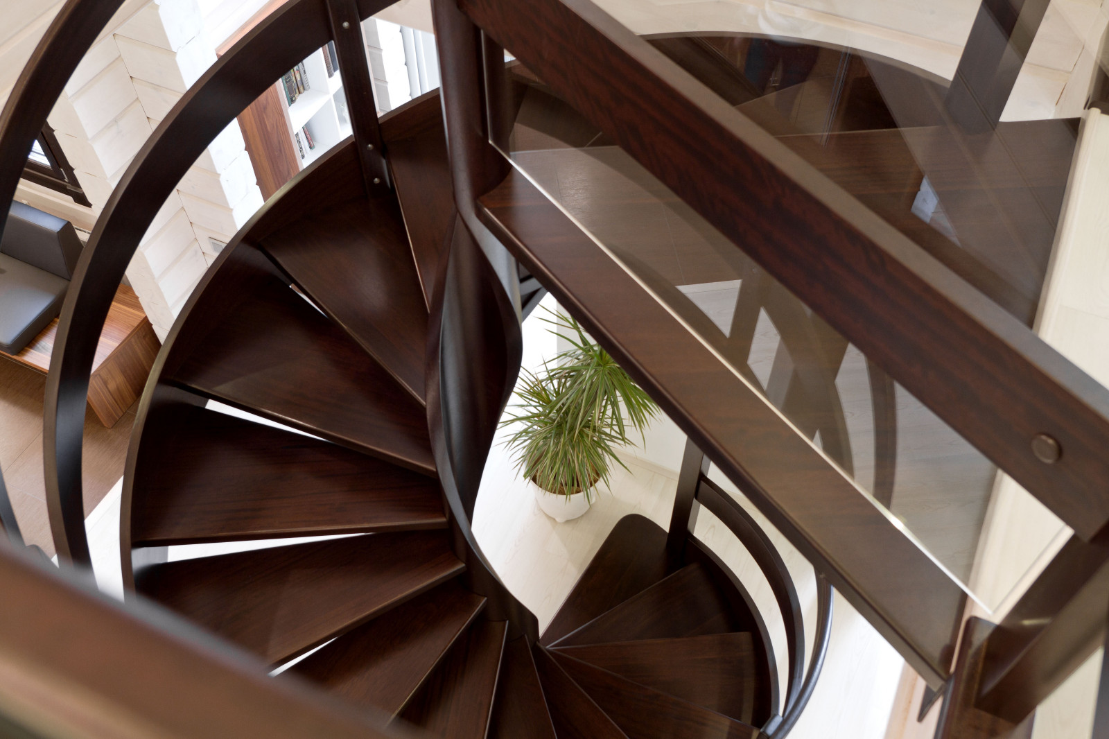 Деревянный коттедж " В зеркальном отражении"