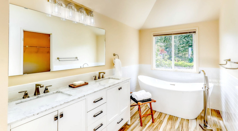 Inspiration for a transitional bathroom remodel in Seattle