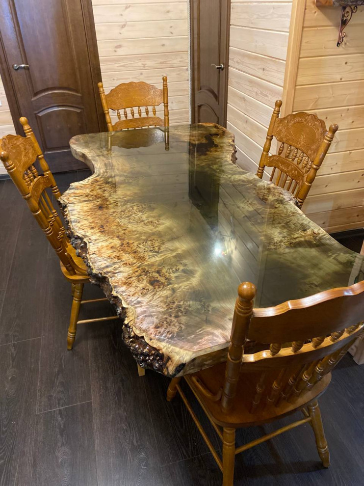 Обеденный стол из слэба капового тополя