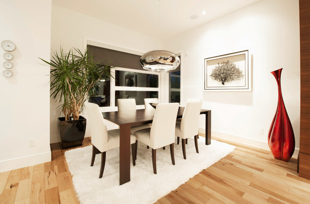 Inspiration for a contemporary dining room remodel in Calgary