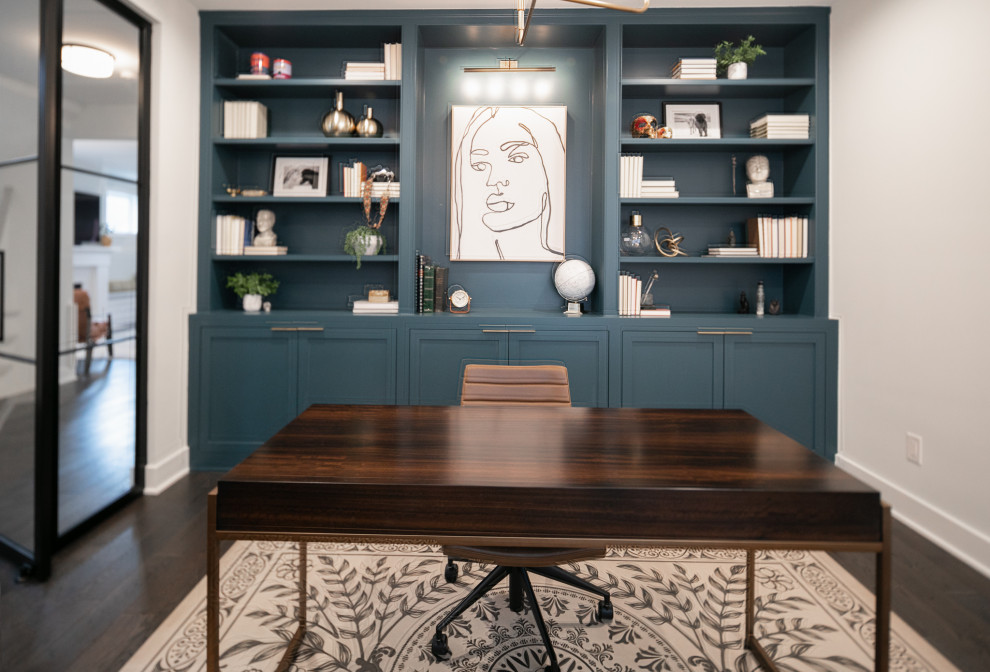 Transitional home design photo in Detroit