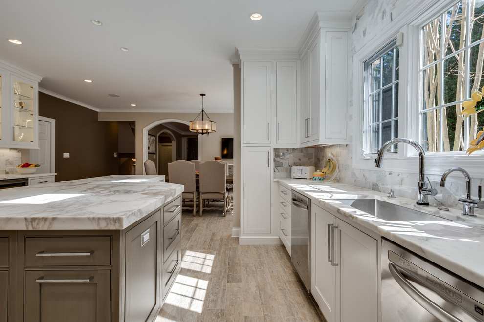Example of a transitional kitchen design in DC Metro
