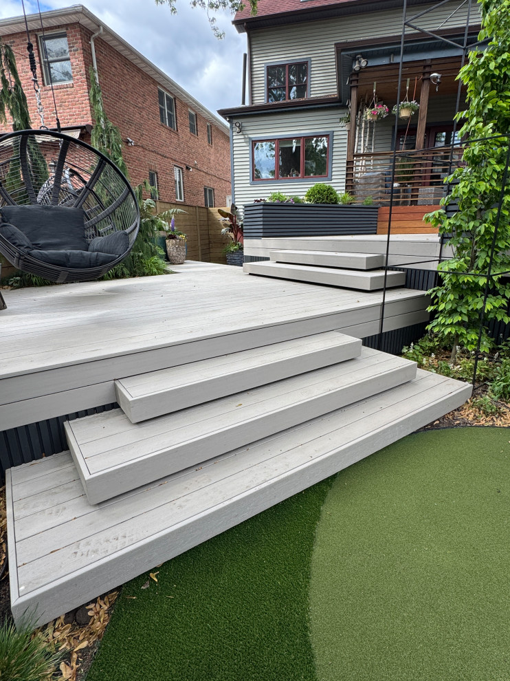 Brooklyn Bayridge with putting green