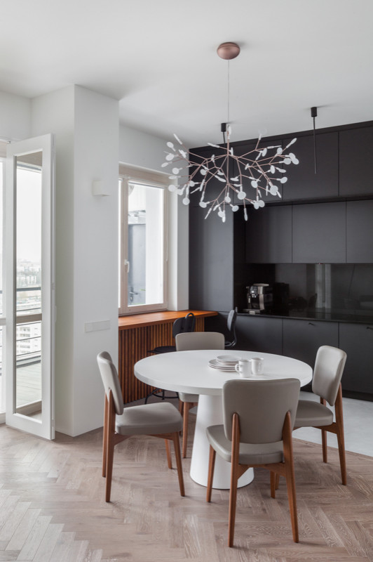 PRS Apartment. Монохромный интерьер «с лестницей в небо»