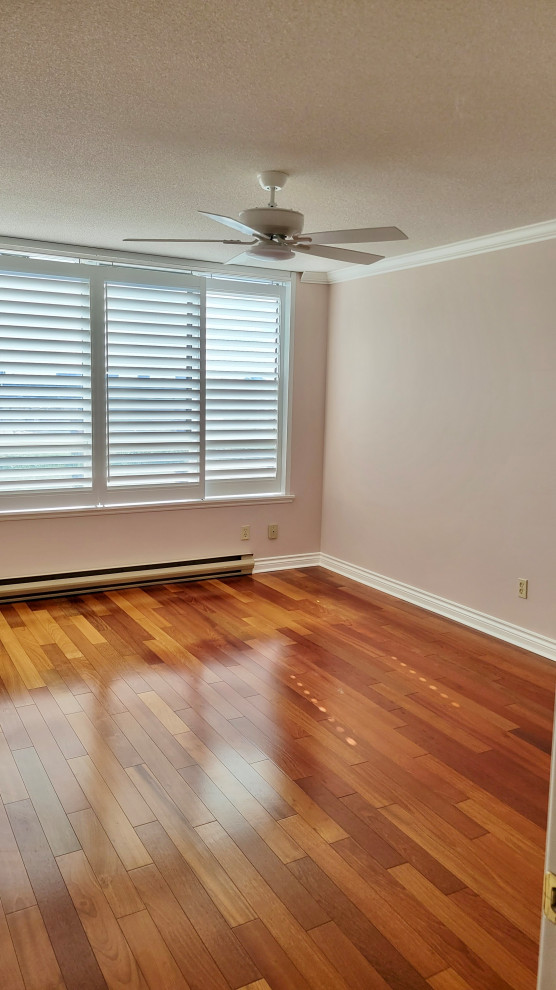 Bedroom - transitional bedroom idea