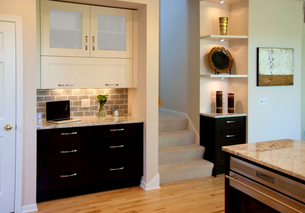 Example of a transitional kitchen design in Minneapolis