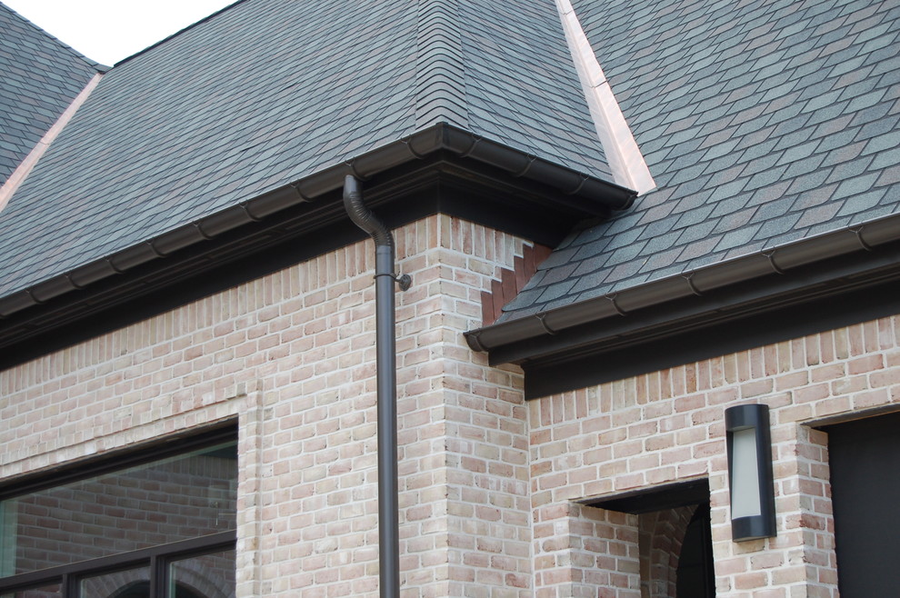 Seamless Aluminum Half Round Gutters in Dark Bronze Traditional