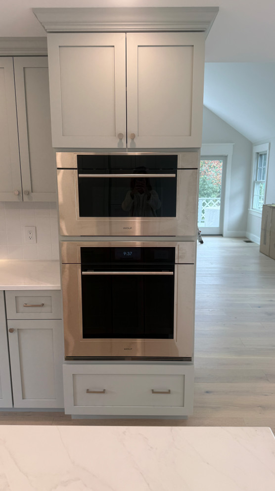 Example of a transitional kitchen design in Boston