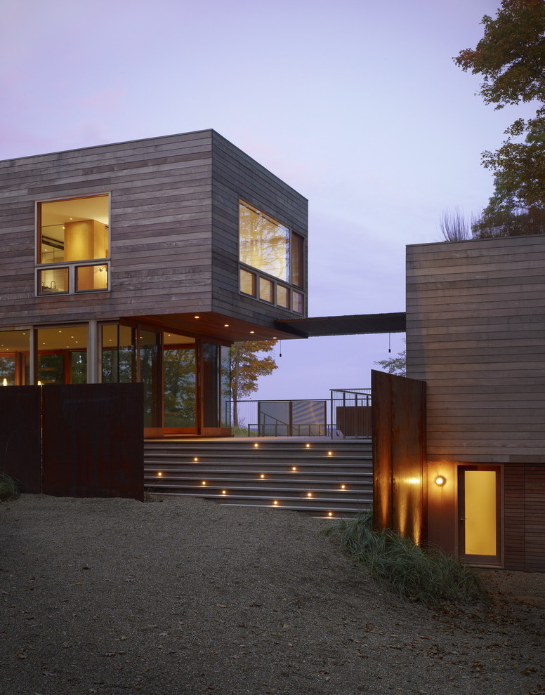 Inspiration for a contemporary exterior in Chicago with wood siding.