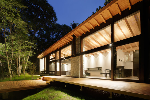 U山荘 moderno-facciata