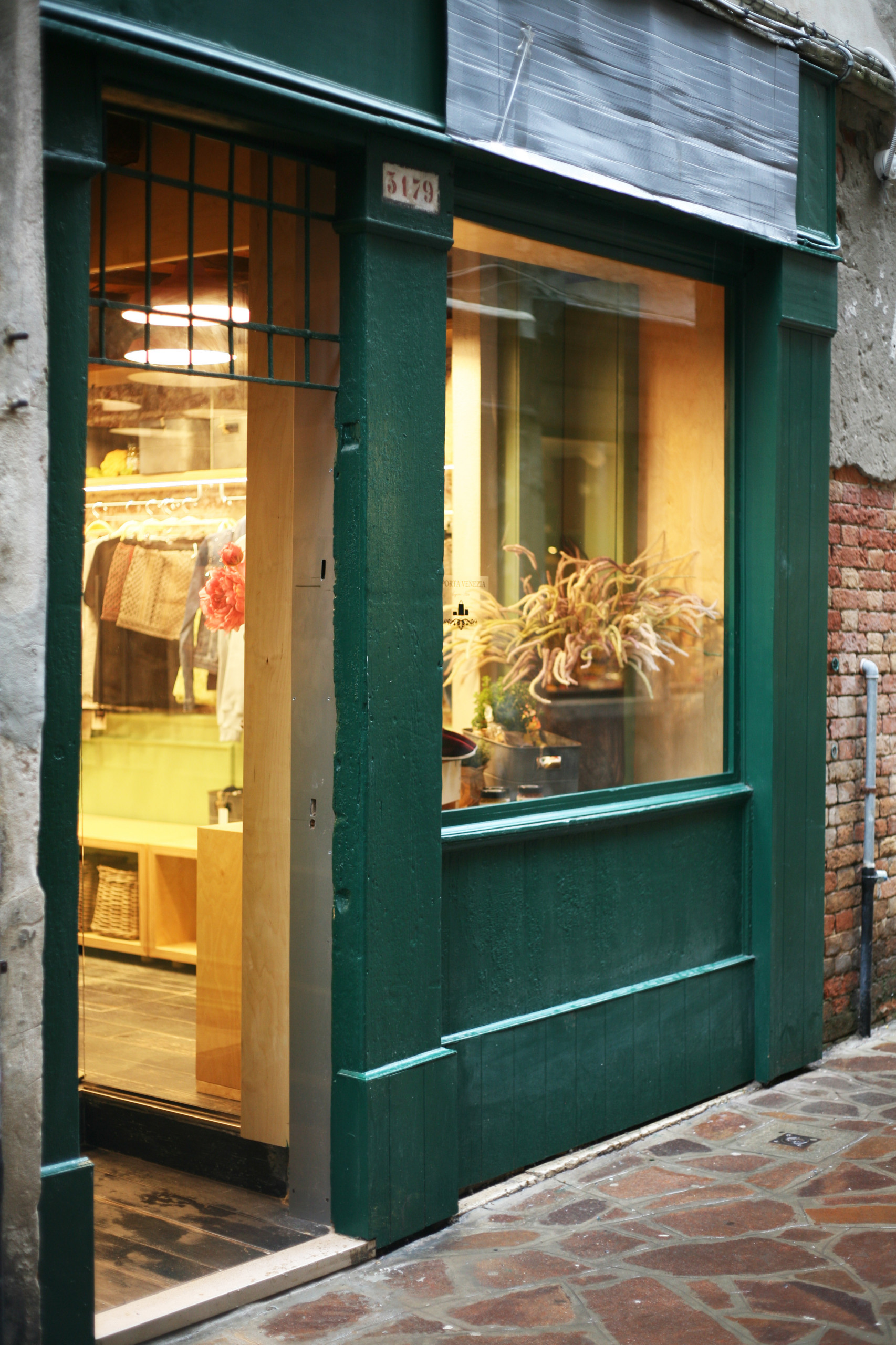 Laguna Store