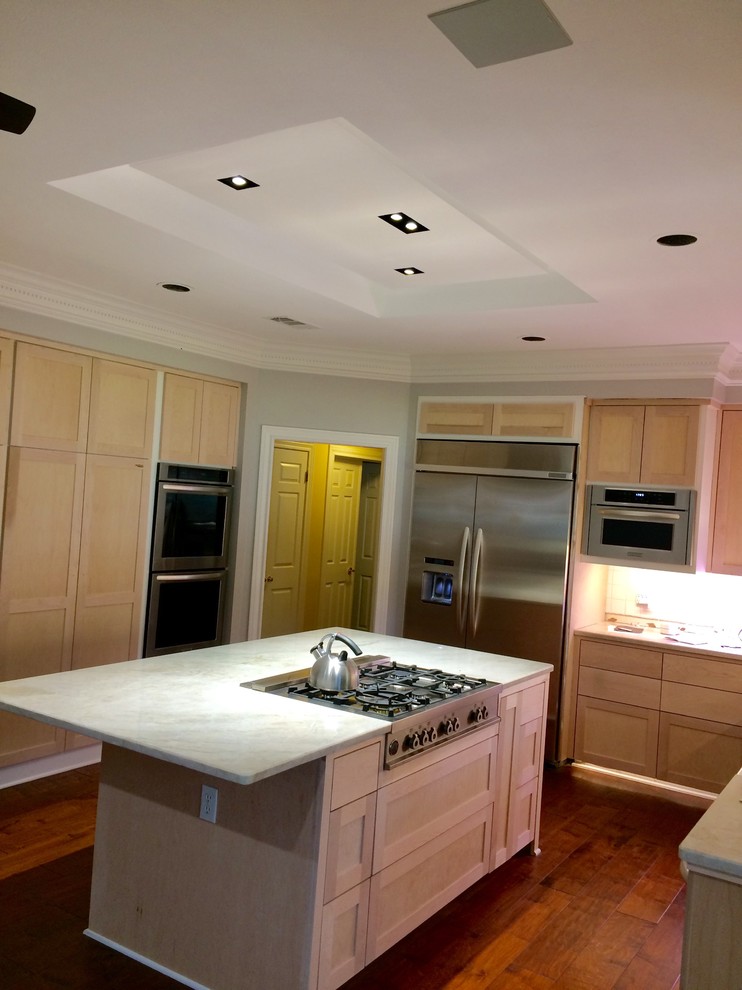 Example of a minimalist kitchen design in Austin