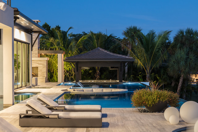 Modern Coastal Beach Home coastal-swimming-pool-and-hot-tub