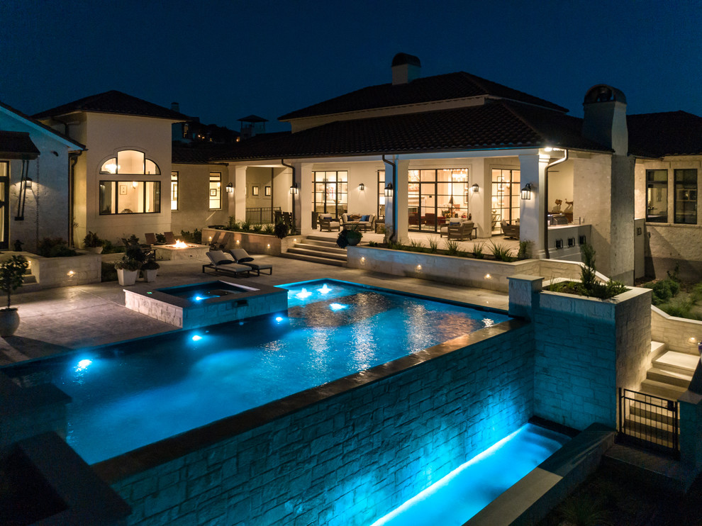 Transitional home design photo in Austin