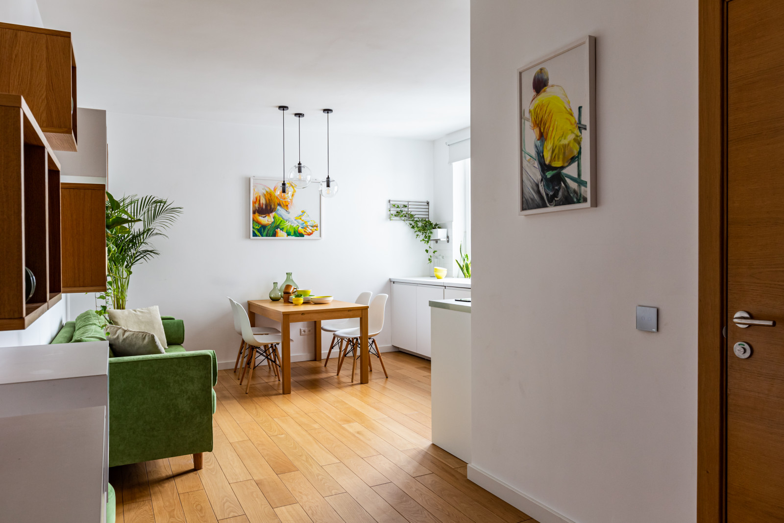 Светлая яркая квартира