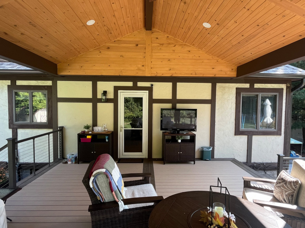 Munroe Falls Exterior Living