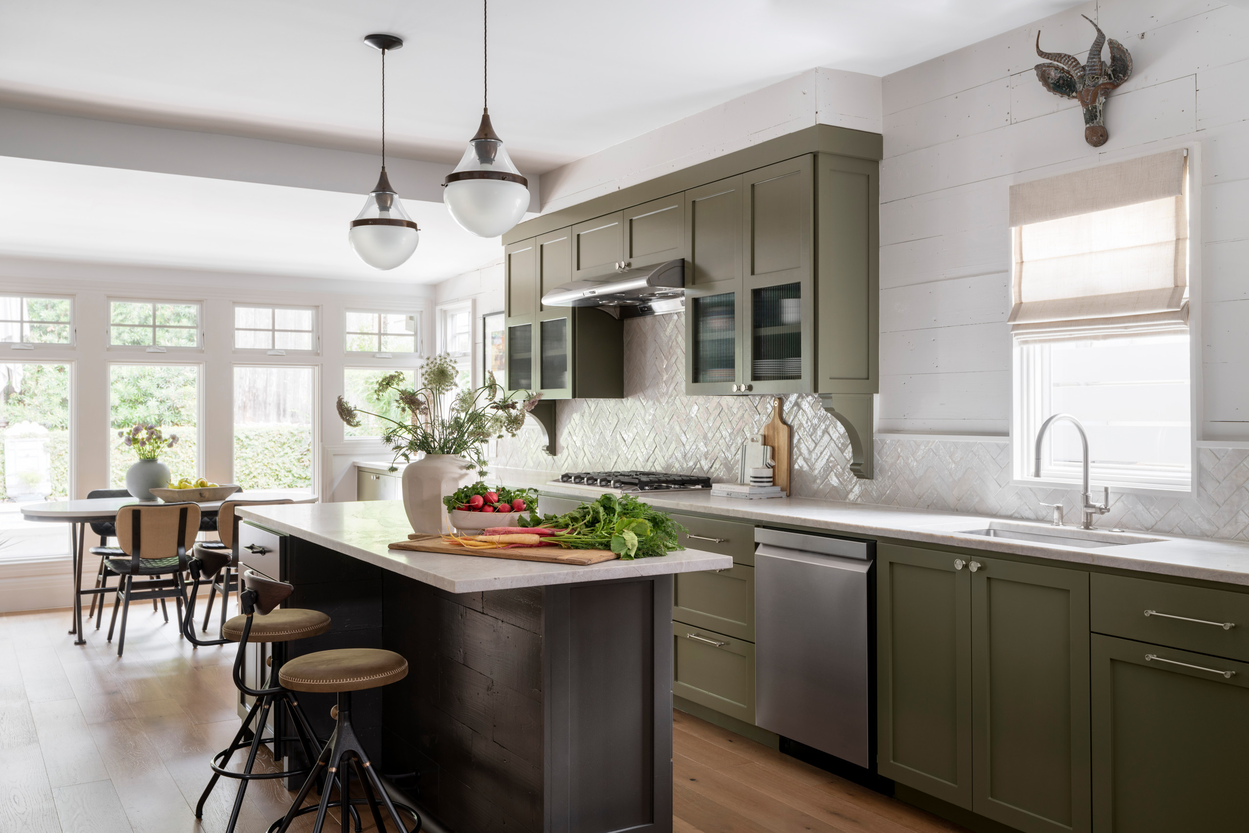 Green Kitchen Walls With Oak Cabinets Dark Green Kitchens [Kitchen