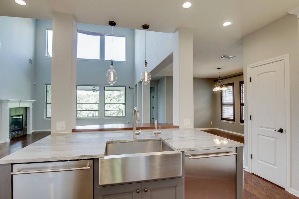 Inspiration for a transitional home design remodel in Austin