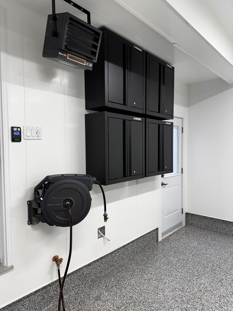 Martinet Ave - Garage Interior - Trusscore & Epoxy