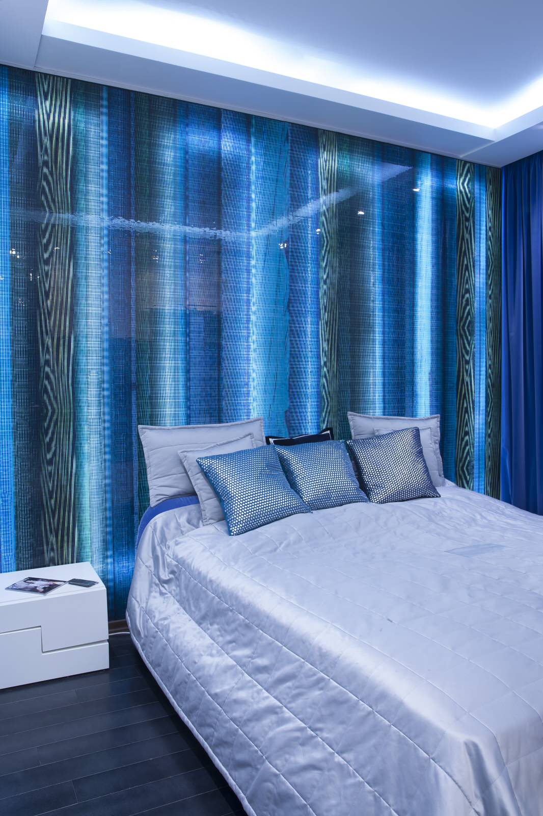 КВАРТИРА-СТУДИЯ 61,17 M2, В СТИЛЕ ПОП-АРТ НА САВВИНСКОЙ НАБ.