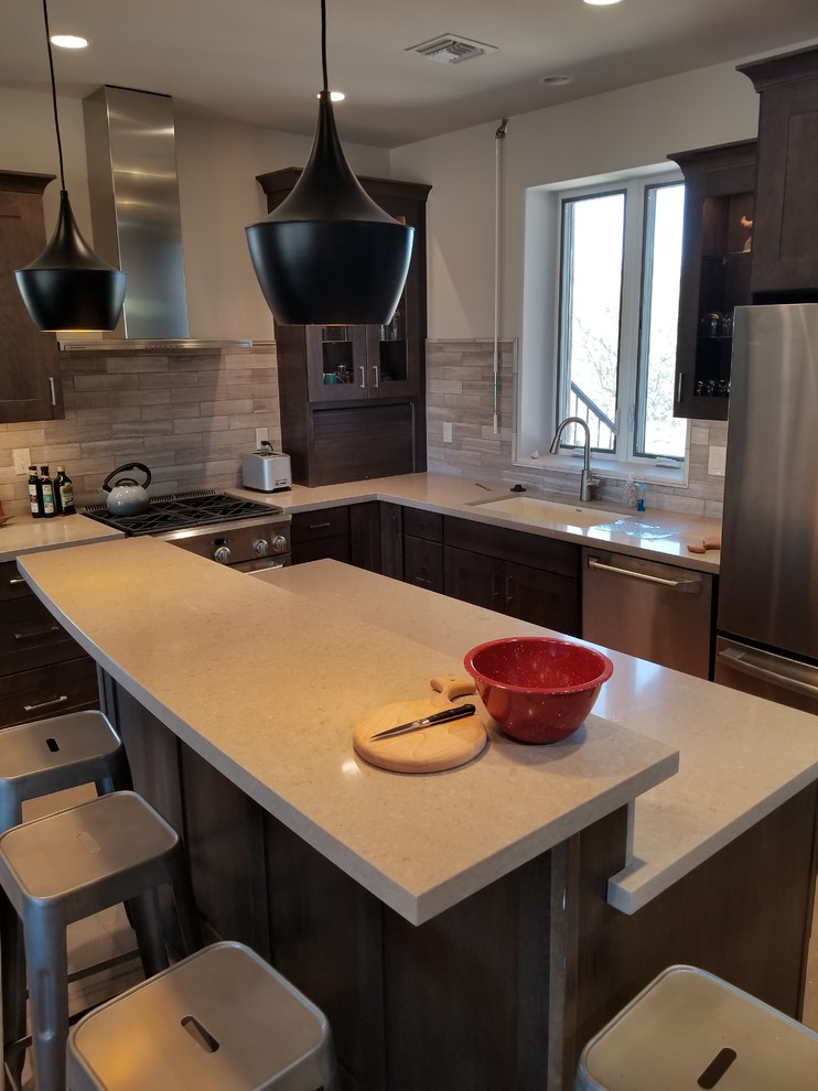 Inspiration for a transitional kitchen remodel in Phoenix