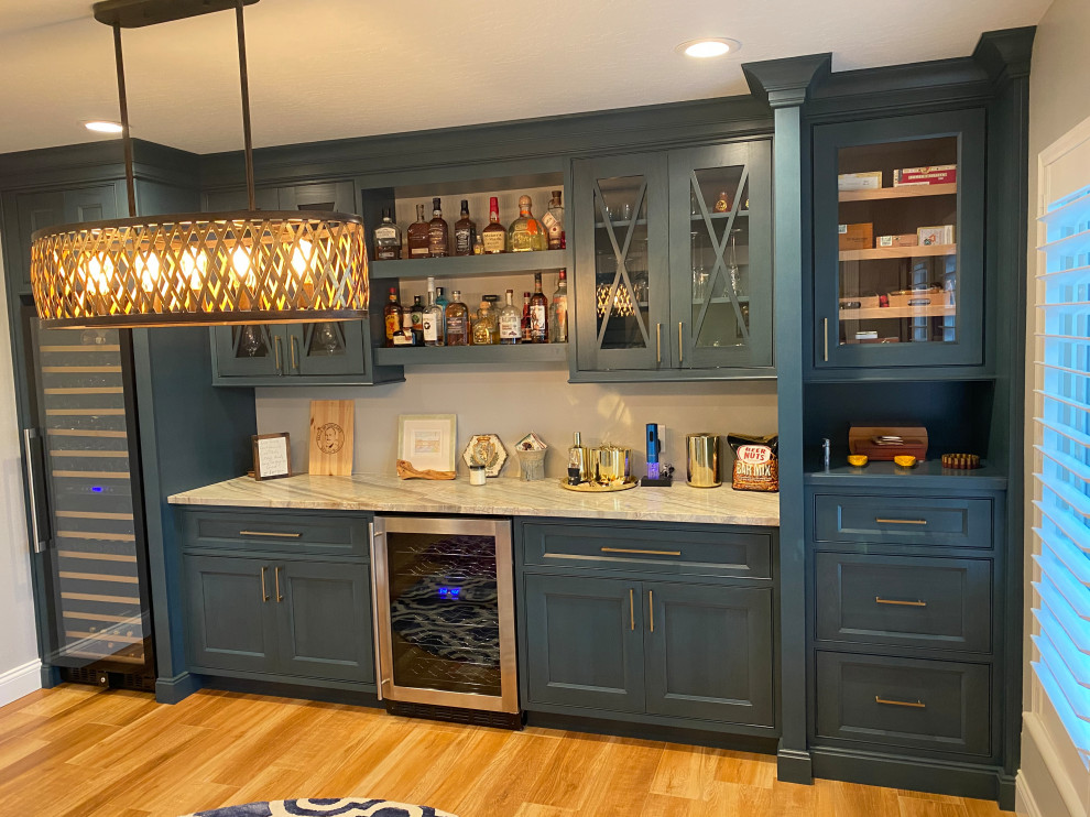 Poker room bar w/ built-in humidor