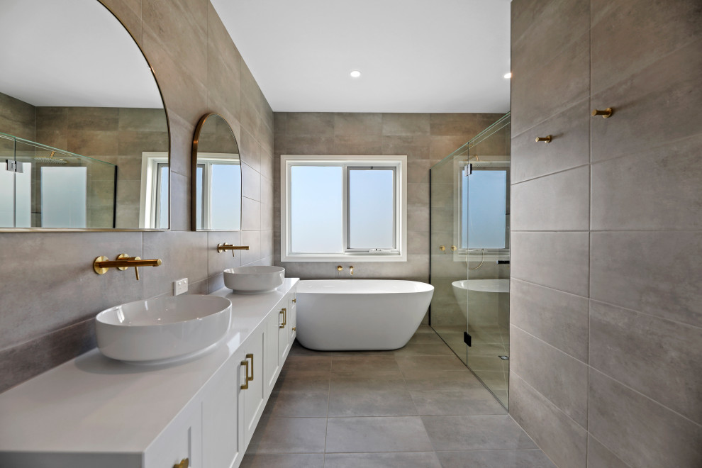 Bunyip White Coastal Home - Farmhouse - Bathroom - Melbourne - by User ...