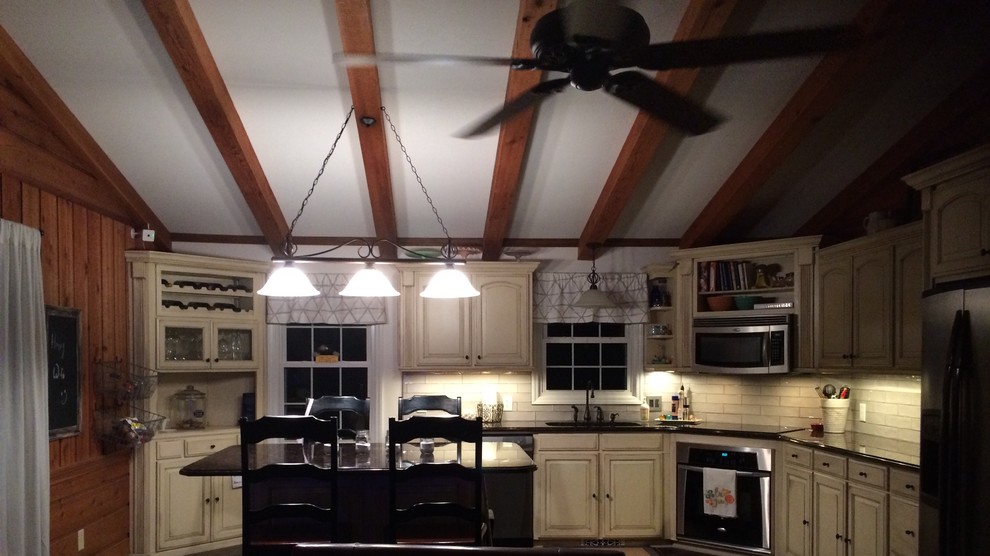 Kitchen - rustic kitchen idea