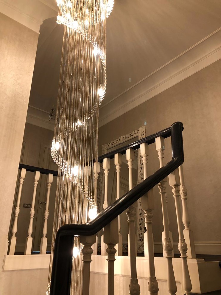 Лестница из дуба в лофте