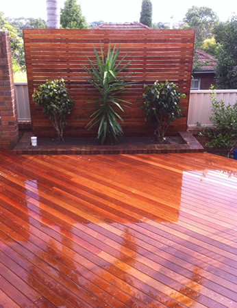 Example of a minimalist deck design in Sydney