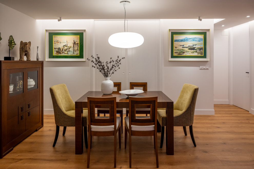 Atico "capricho" con algunos muebles de familia.