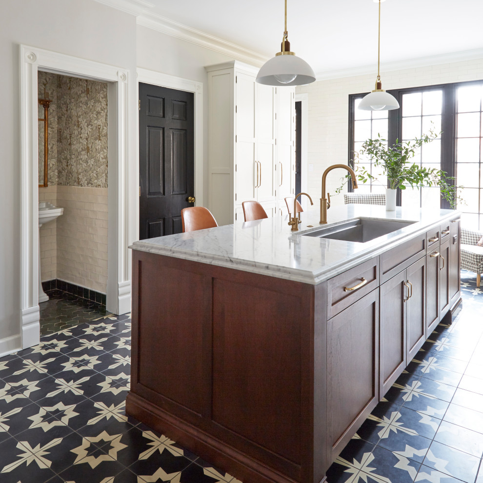 Home design - transitional home design idea in Chicago