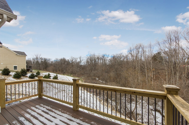 Home design - transitional home design idea in Columbus