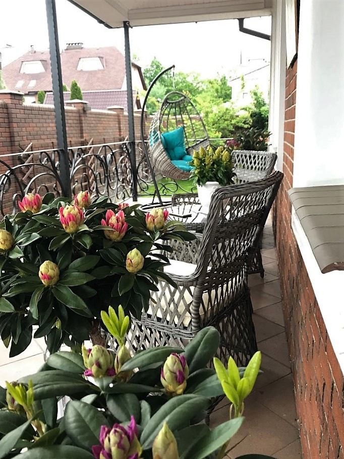 Декор крыльца и балкона