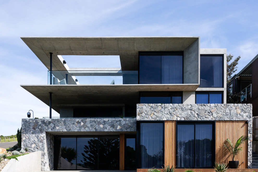 Modern exterior home idea in Wollongong
