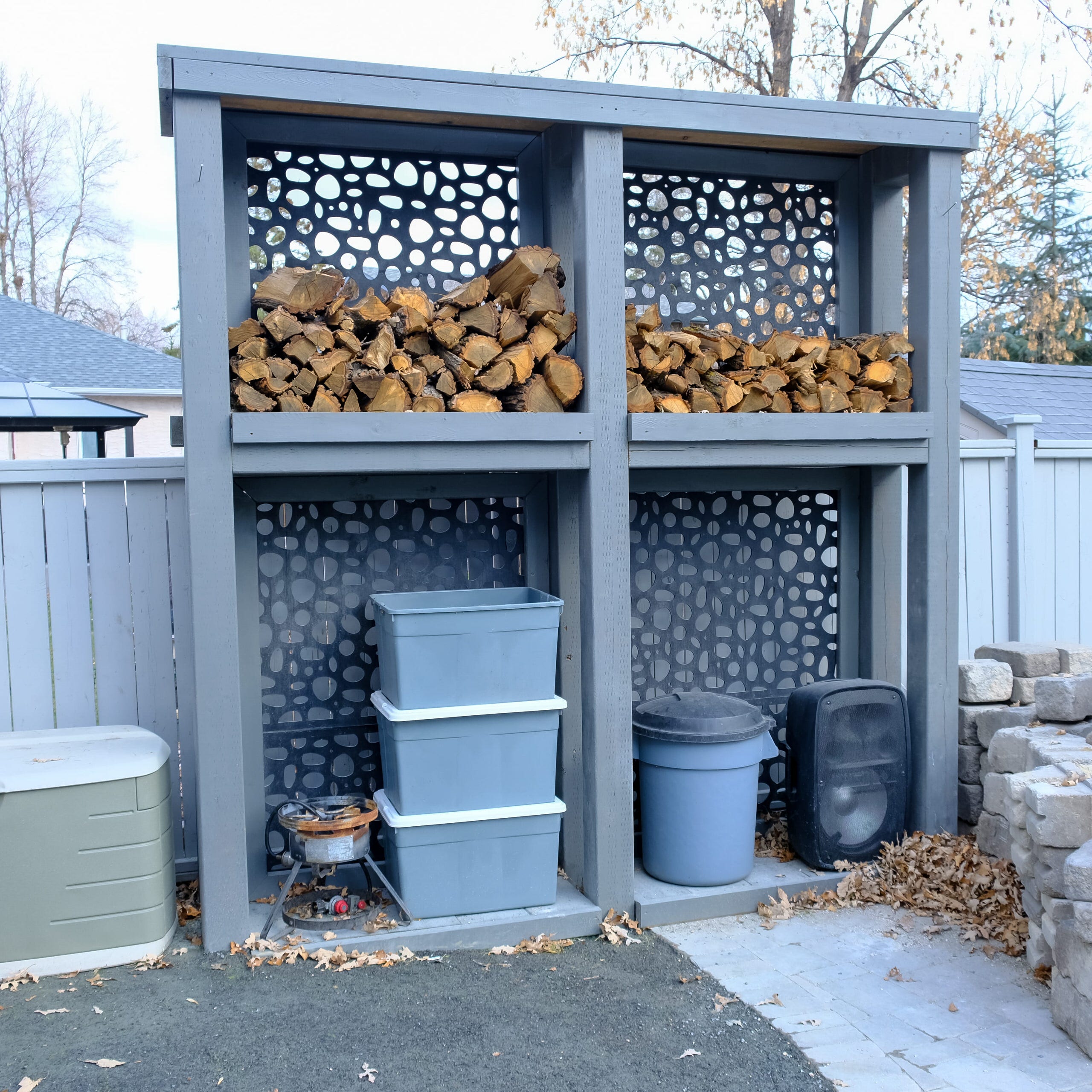 Firewood Storage rack with bubble design plastic privacy screens