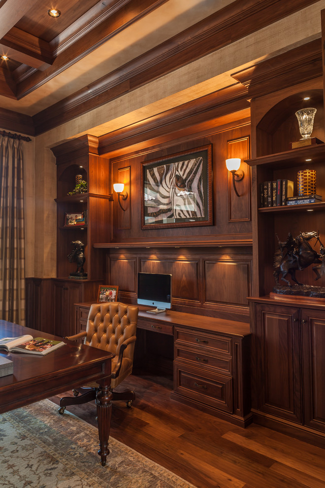 This is an example of a traditional home office in Miami.