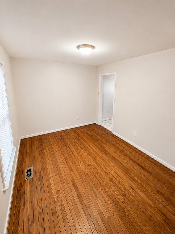 Existing Dining Room Prior to Wall Removal