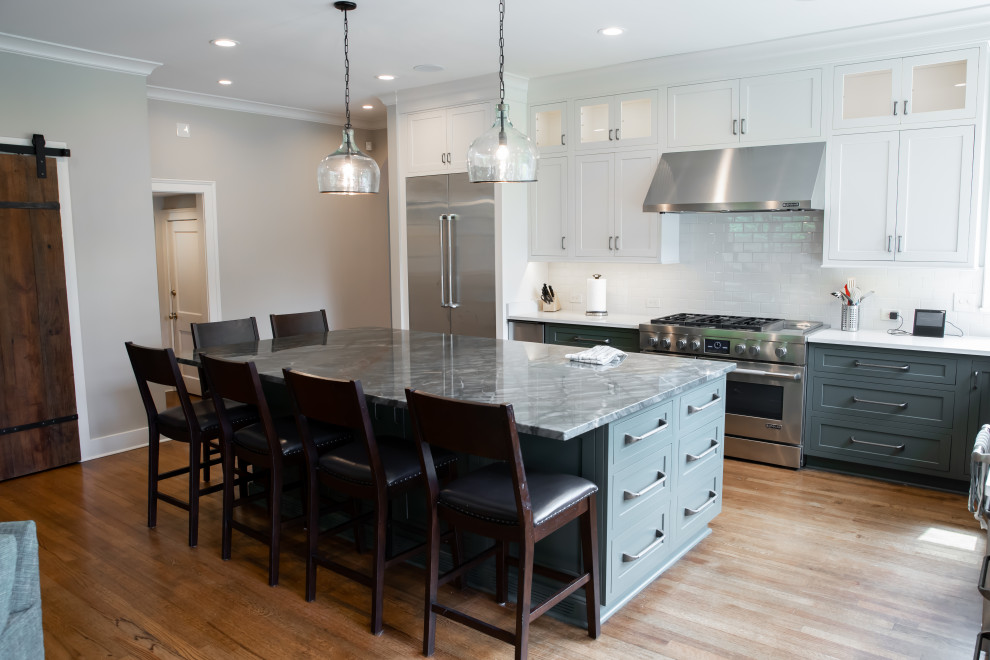 Kitchen - large kitchen idea