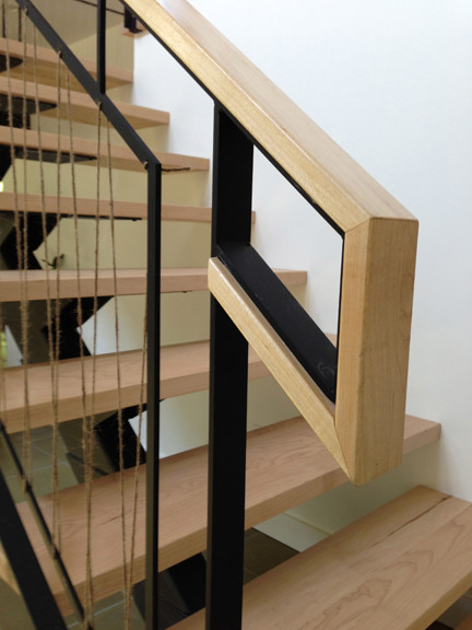 Example of a minimalist home design design in Indianapolis