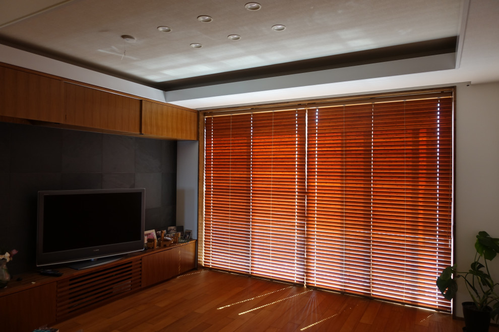 他の地域にあるおしゃれなリビングの写真