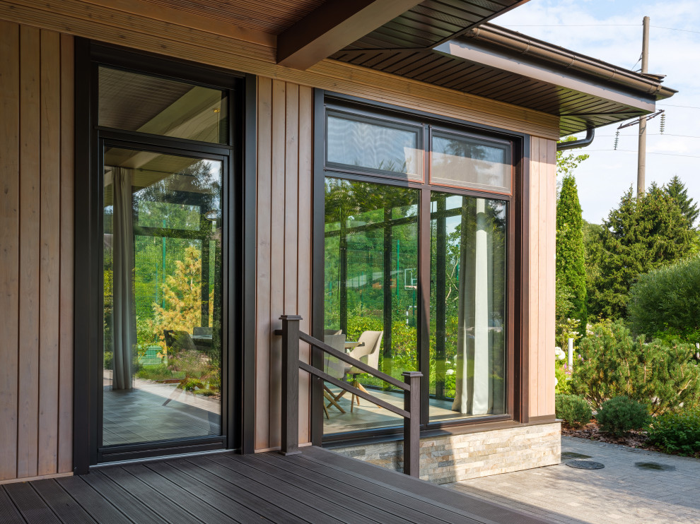 Остекление загородного дома в современном стиле