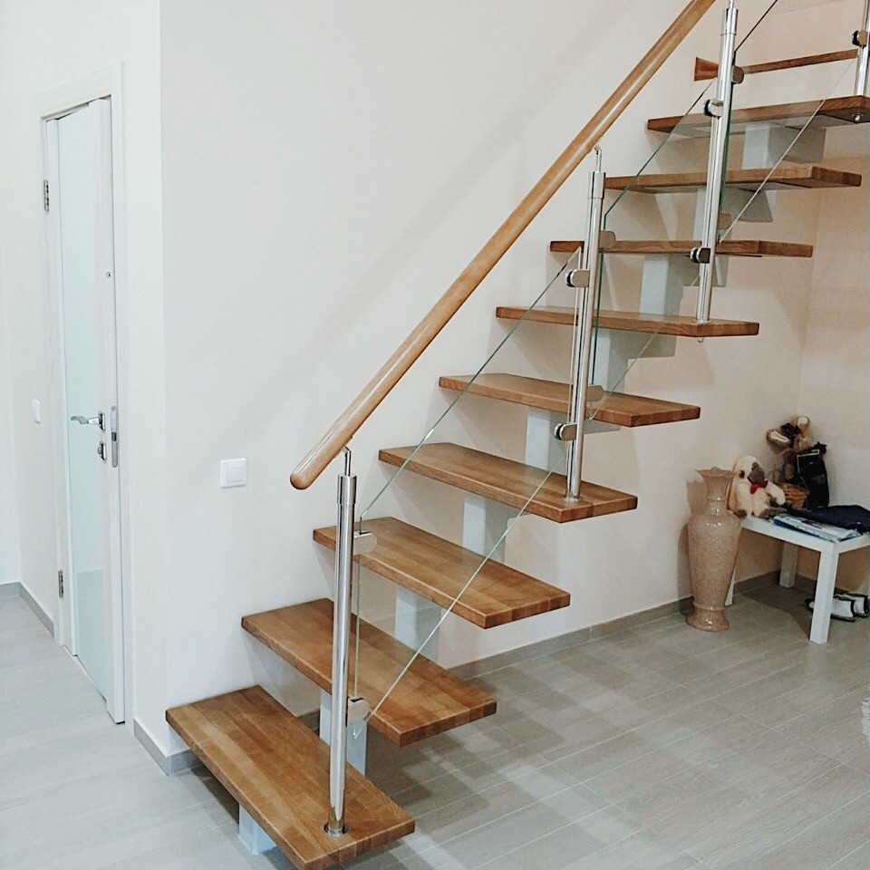 Лестница на одном косоуре типа зиг-заг