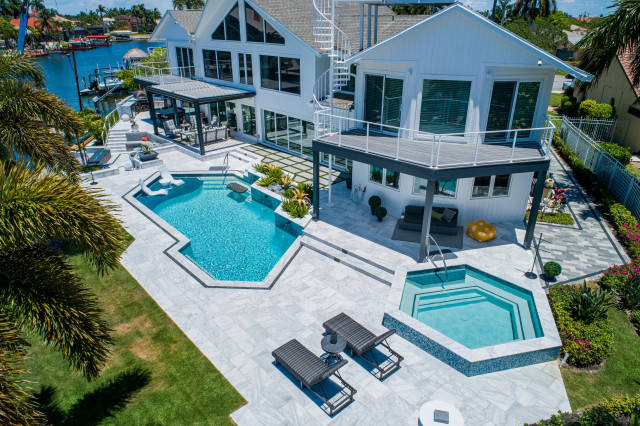 Boater's Paradise modern-pools