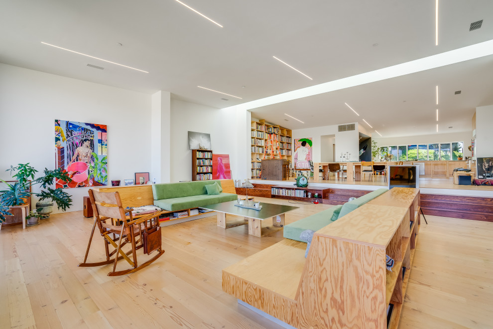 Example of a minimalist home design design in Los Angeles