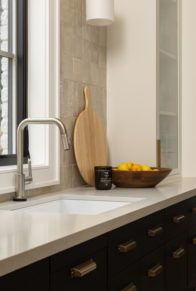 Inspiration for a transitional kitchen remodel in Toronto