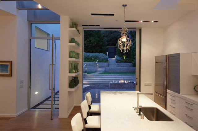 GRIFFIN ENRIGHT ARCHITECTS: Santa Monica Canyon Residence moderne-koekken