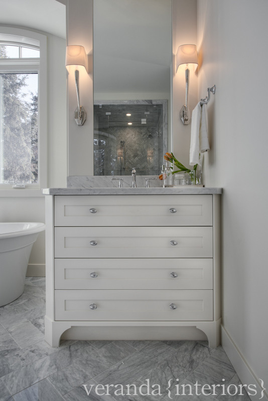 This is an example of a transitional bathroom in Calgary.
