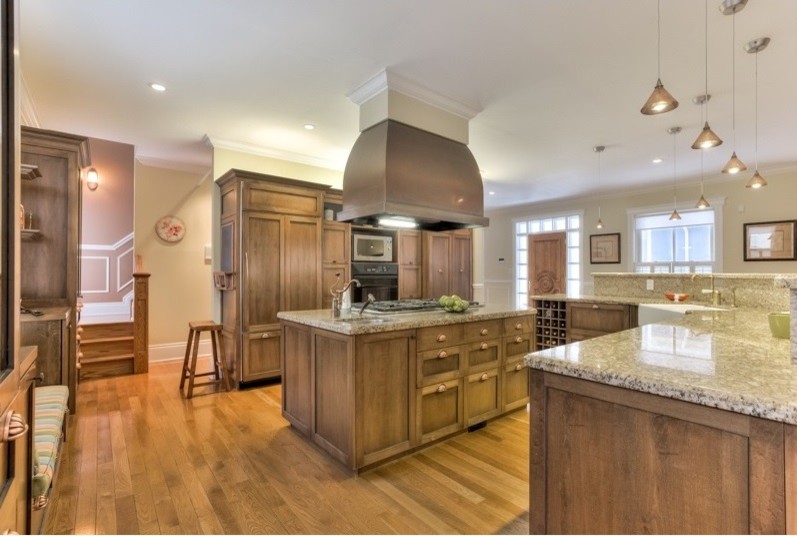 Inspiration for a transitional kitchen remodel in Toronto