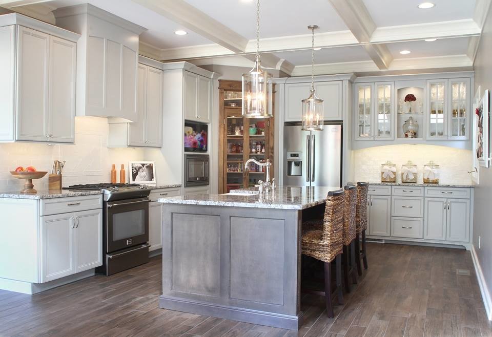 Design ideas for a traditional kitchen in Raleigh.